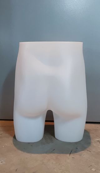 BUSTO-MANIQUÍ HOMBRE NUEVO 