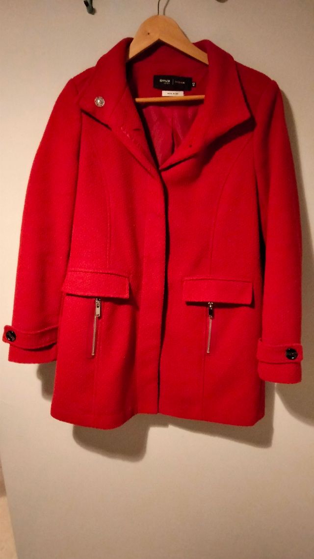 Abrigo Rojo