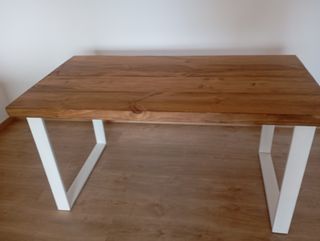 Muebles y mesas a medida 