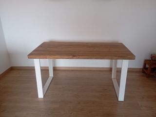 Muebles y mesas a medida 