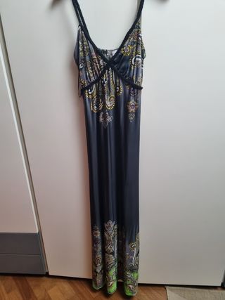 Abito lungo con spalline 