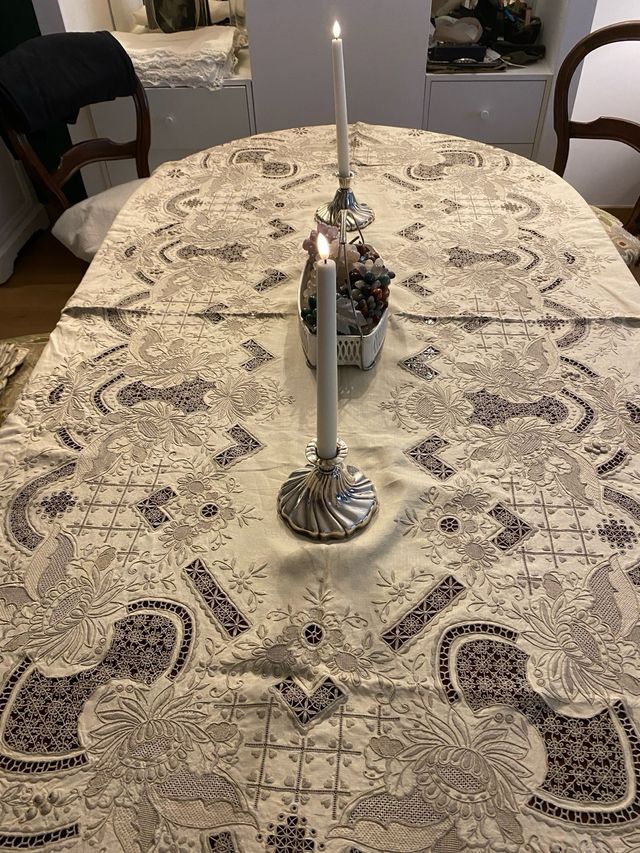 Gran manteleria , 12 servilletas, hilo beige