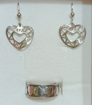 Plata de ley, anillo y pendientes.