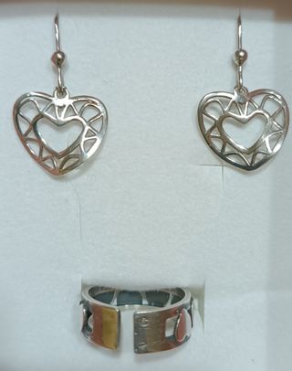 Plata de ley, anillo y pendientes.