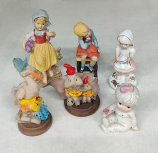 Lotto 5 statuette bomboniere vintage in porcellana