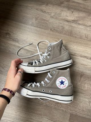 Converse grises