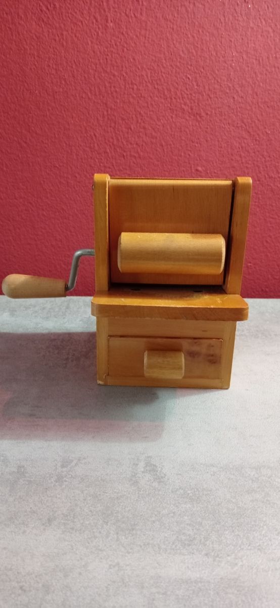 Grattugia legno Lariana