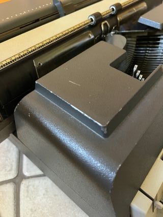 Maquina de escribir Olivetti Linea 98