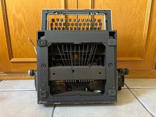 Maquina de escribir Olivetti Linea 98