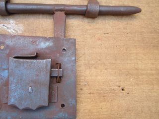 Cerrojo antiguo con su cerradura, 25 cm.