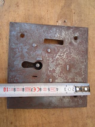Cerrojo antiguo con su cerradura, 25 cm.