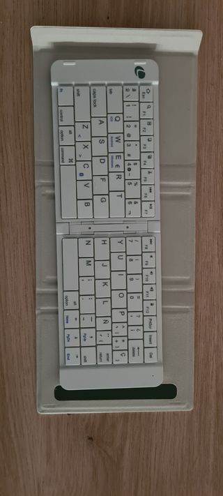 Teclado portátil conexión Bluetooth