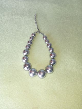 Vendo collar gargantilla plateado