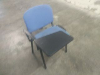 Lote 10 sillas con brazo pupitre plegable