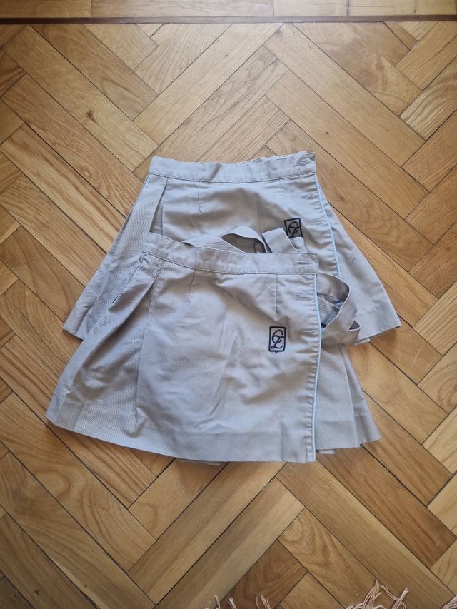 Falda uniforme zola talla 4