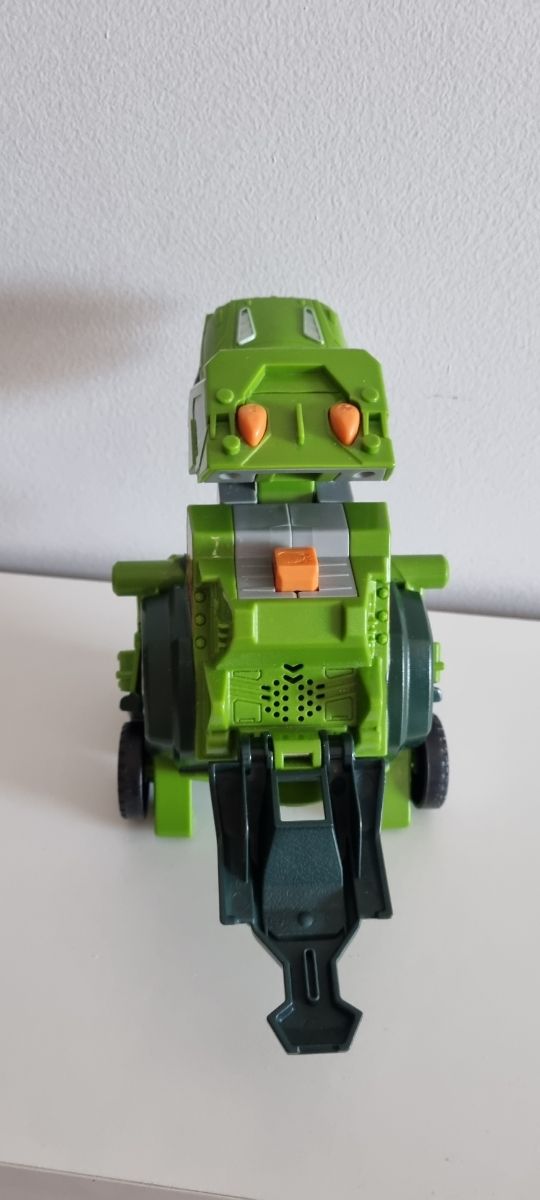 Transformer dinosaurio