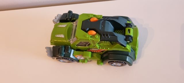 Transformer dinosaurio