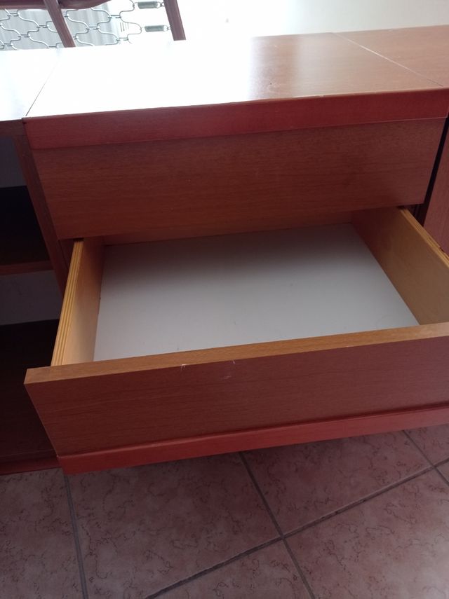 mobile basso in legno