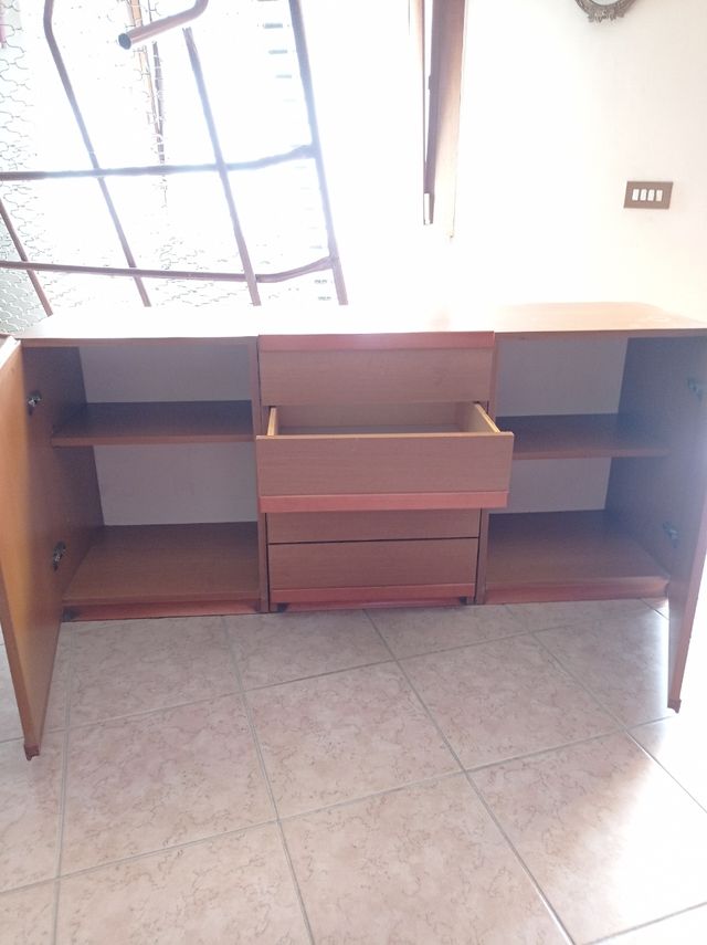 mobile basso in legno