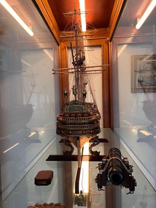 Maqueta de barco artesanal