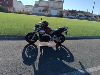 SUZUKI GSR 600 98cv año 2007