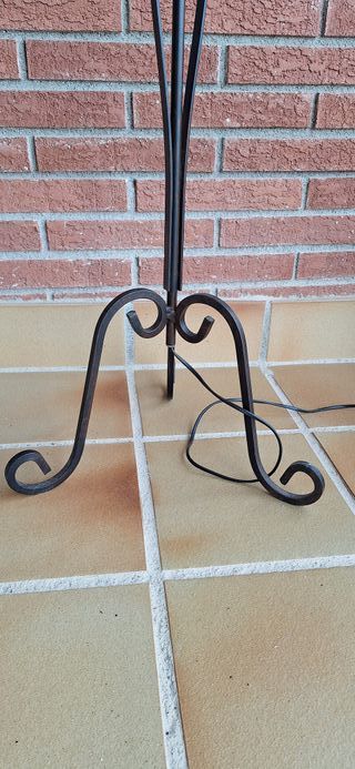 Lampara de pie hierro forjado