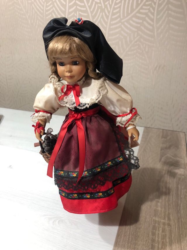 Preciosa Muñeca de Coleccion