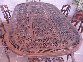 Mesa de aluminio con 6 sillas a juego