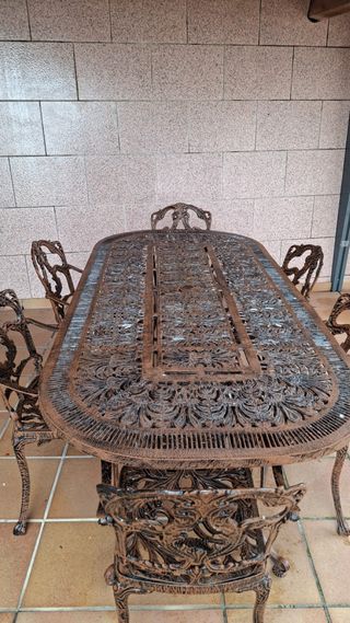 Mesa de aluminio con 6 sillas a juego