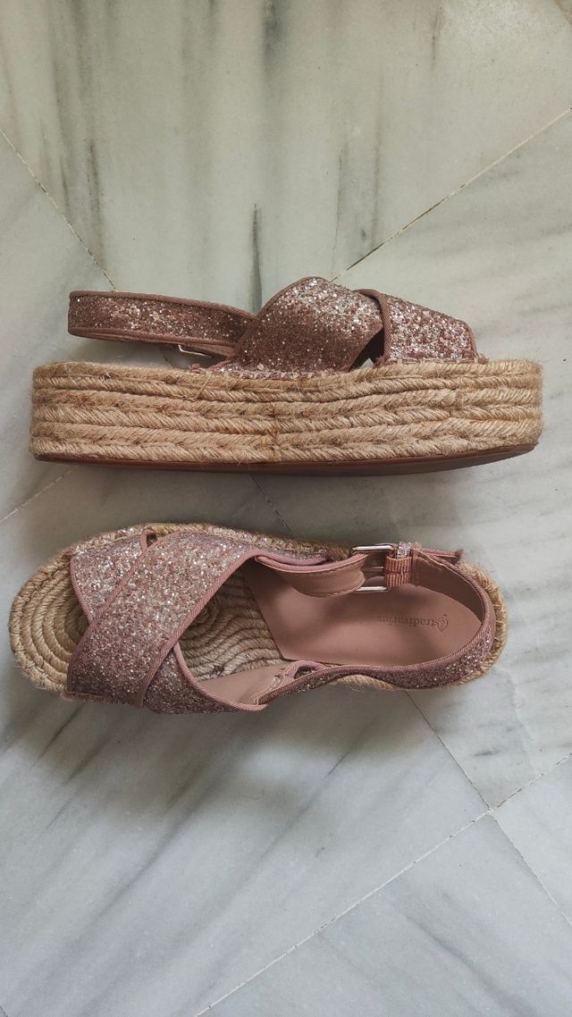 Sandalias brillo verano mujer