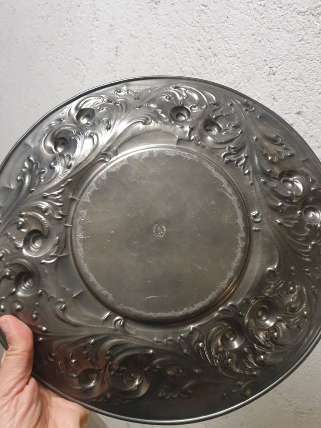 Grande piatto di peltro