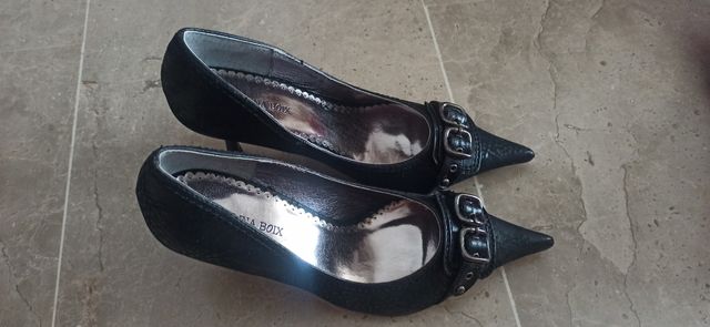 Zapatos de tacón negros de Carolina Boix