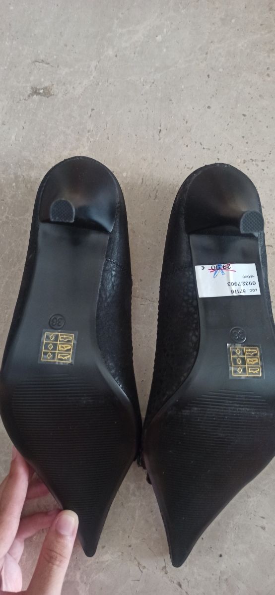 Zapatos de tacón negros de Carolina Boix