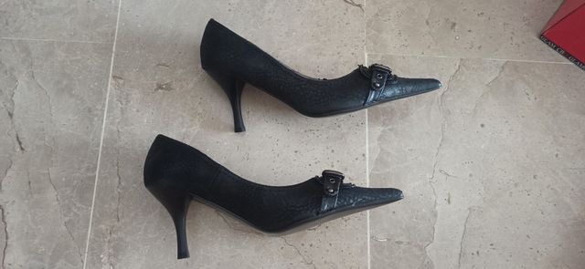 Zapatos de tacón negros de Carolina Boix