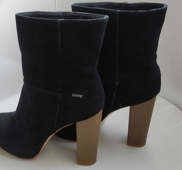 Botín negro tacón alto serraje