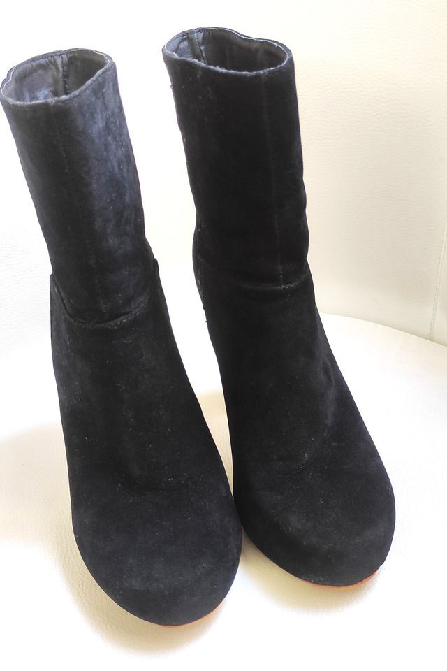 Botín negro tacón alto serraje