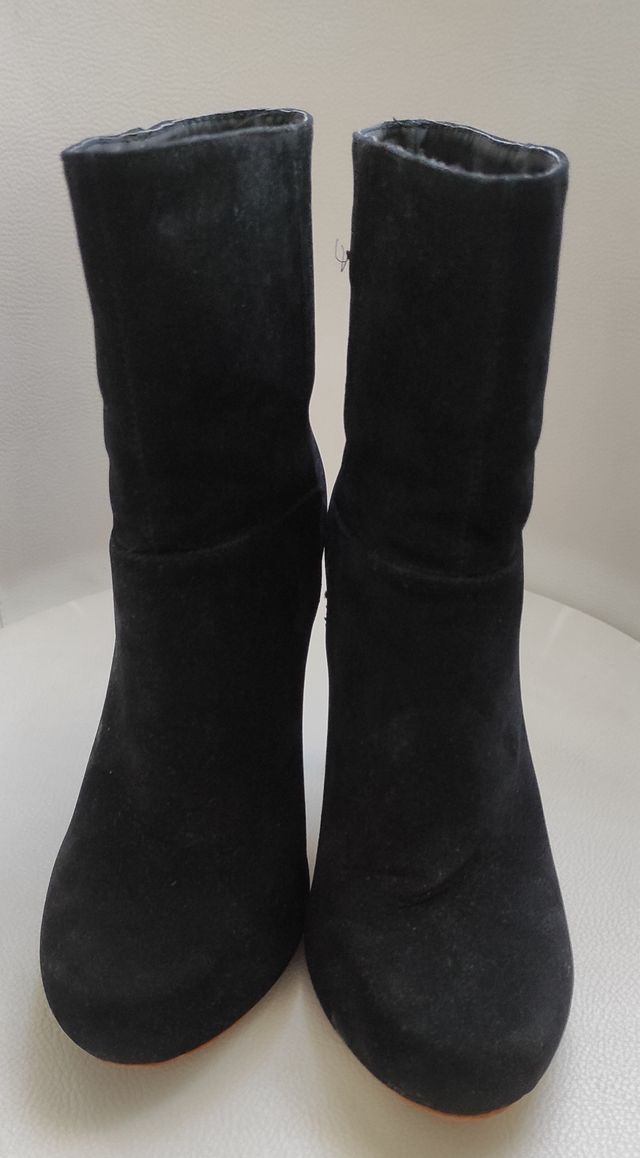 Botín negro tacón alto serraje