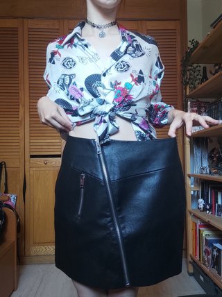 Stradivarius falda negra