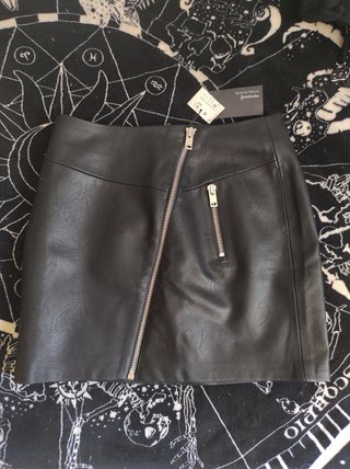 Stradivarius falda negra