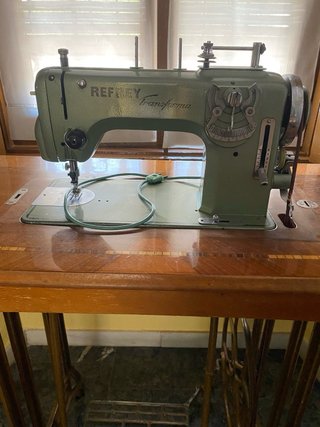 Máquina de Coser REFREY