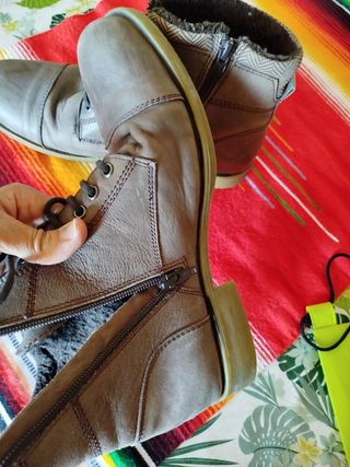 Botas xti chico talla 43.