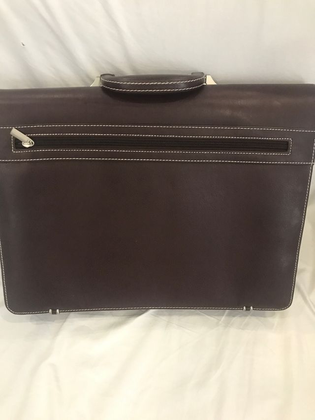 Malerín ejecutivo de cuero