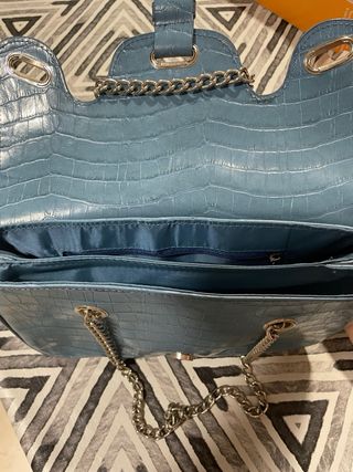 Bolso Zara azul con asa de cadena