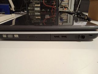 Portátil 17" TOSHIBA SATELLITE L550D-10M