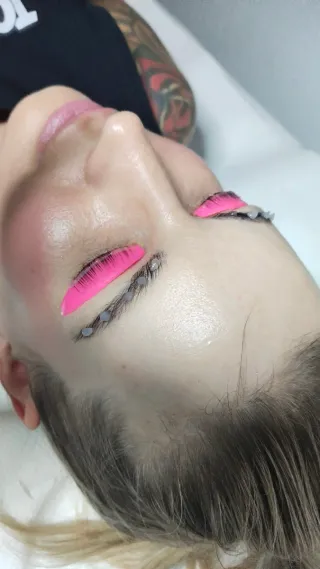 Lifting de pestañas + tinte + nutrición + regalo