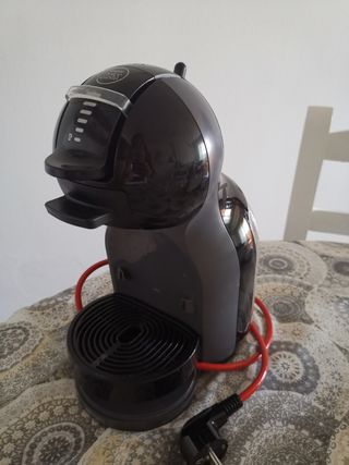 Cafetera DOLCE GUSTO NESCAFÉ 