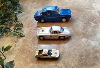 Lote de 3 coches a escala