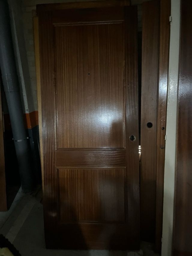 puerta de madera para entrada