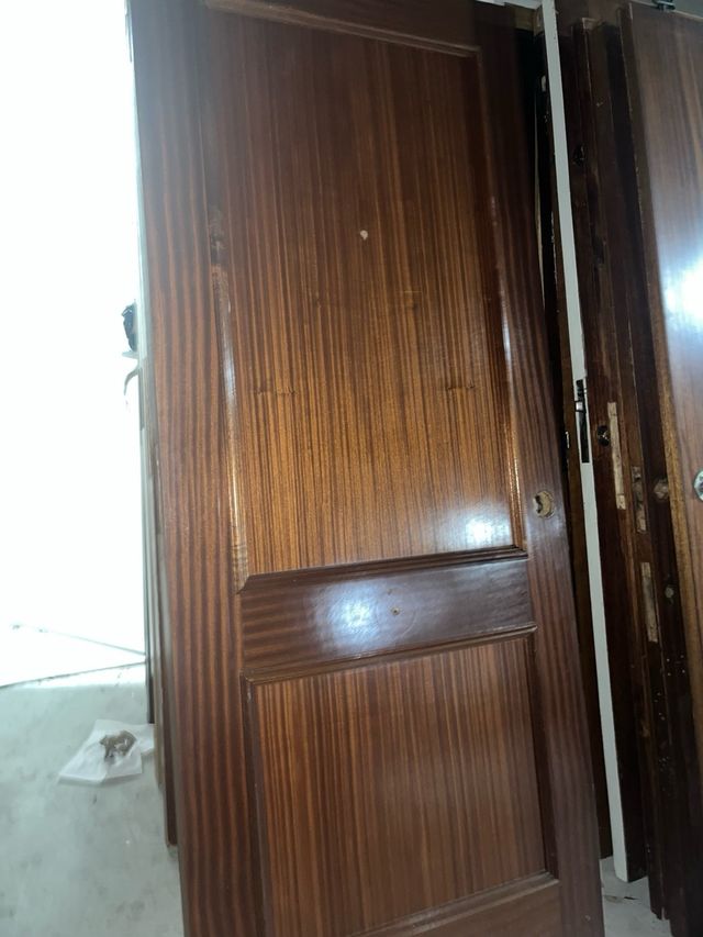 puerta de madera para entrada