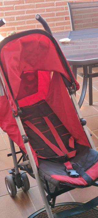 Silla CYBEX - Color rojo y negro.